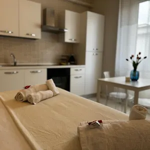 Regina In Sky Santa Giulia - Sky Tv, Wifi E Breakfast Box Appartamento Milano